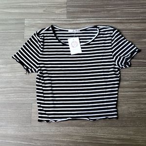 🖤striped crop top